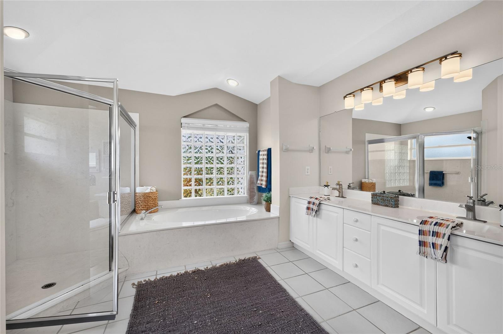 6011 KEY LARGO CIR