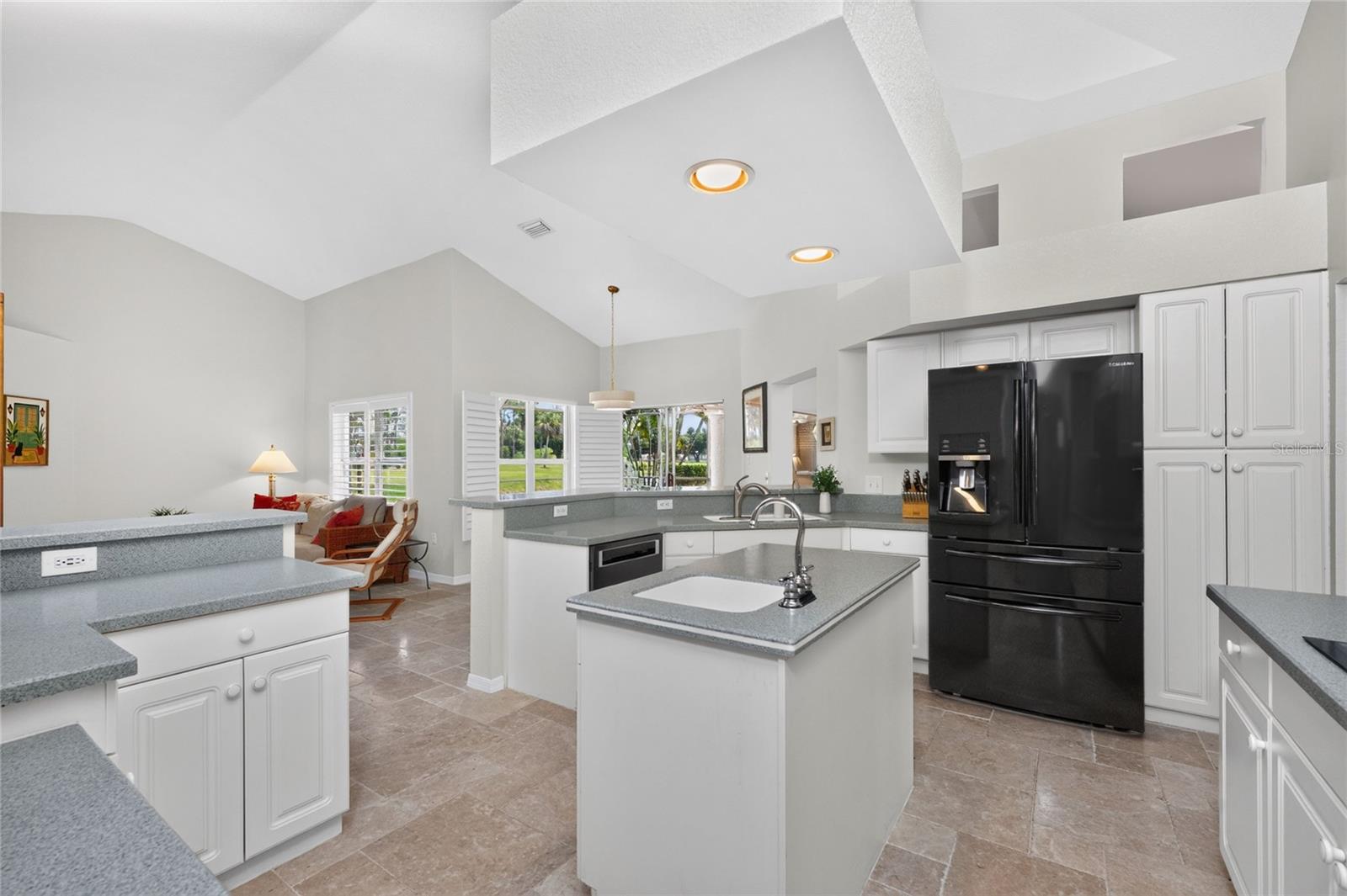 6011 KEY LARGO CIR