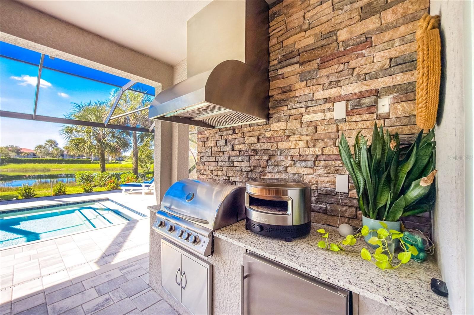 25043 GOLDEN FERN DR