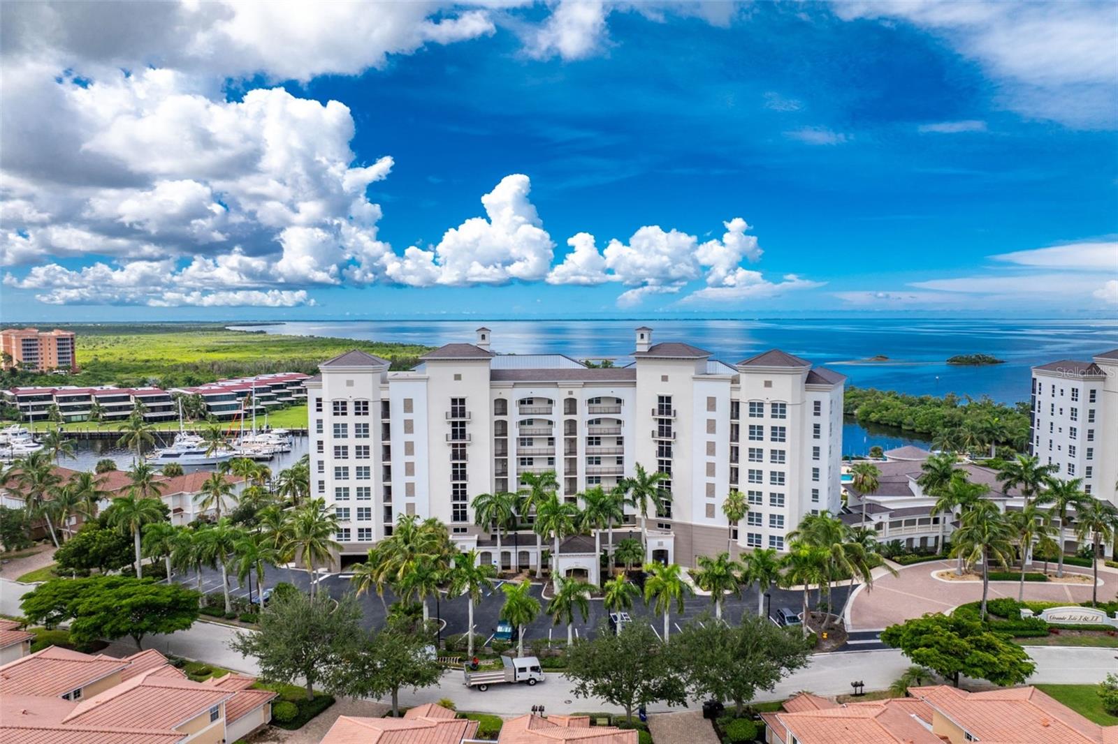 3313 SUNSET KEY CIR #402