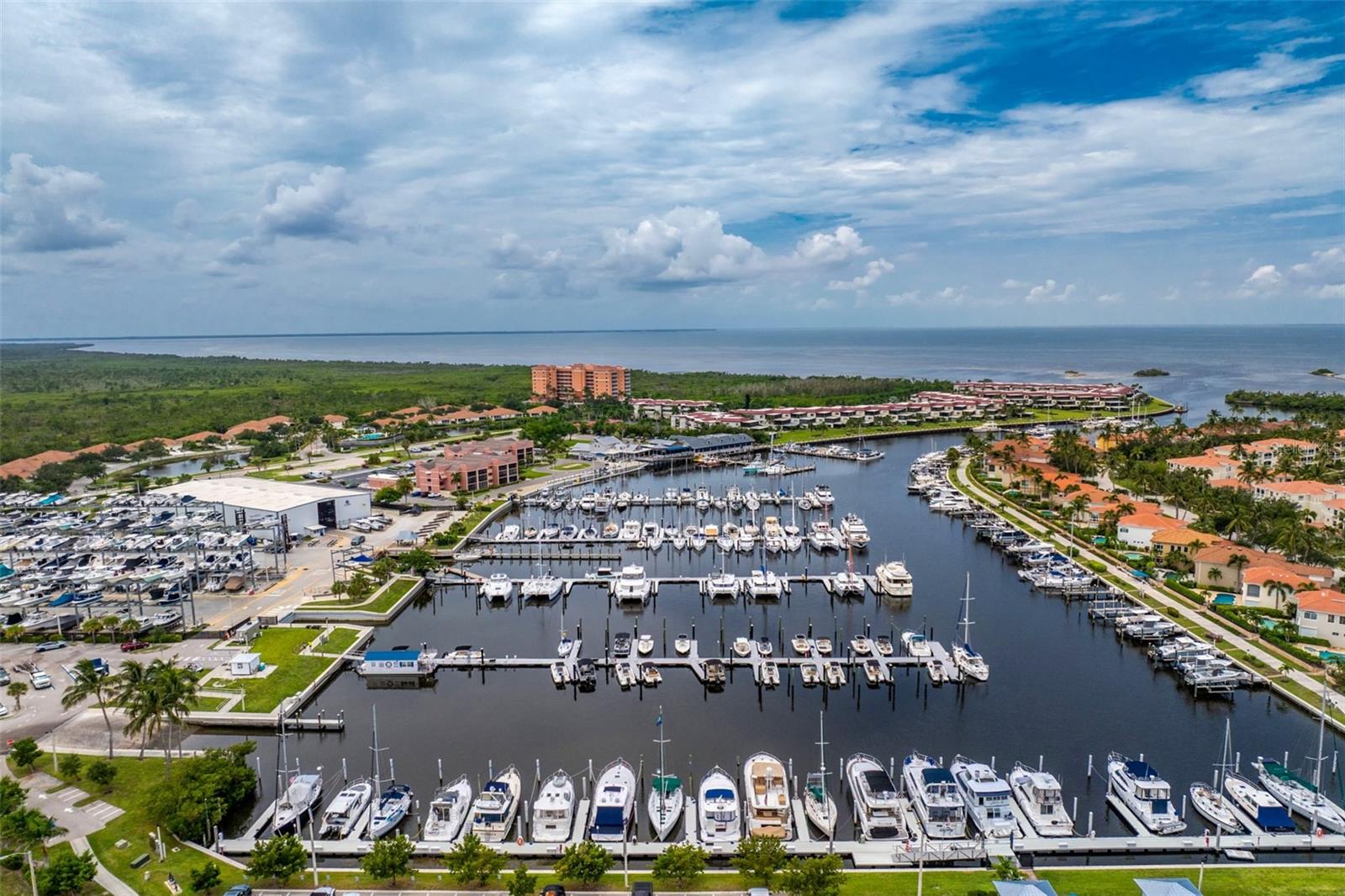 3313 SUNSET KEY CIR #402