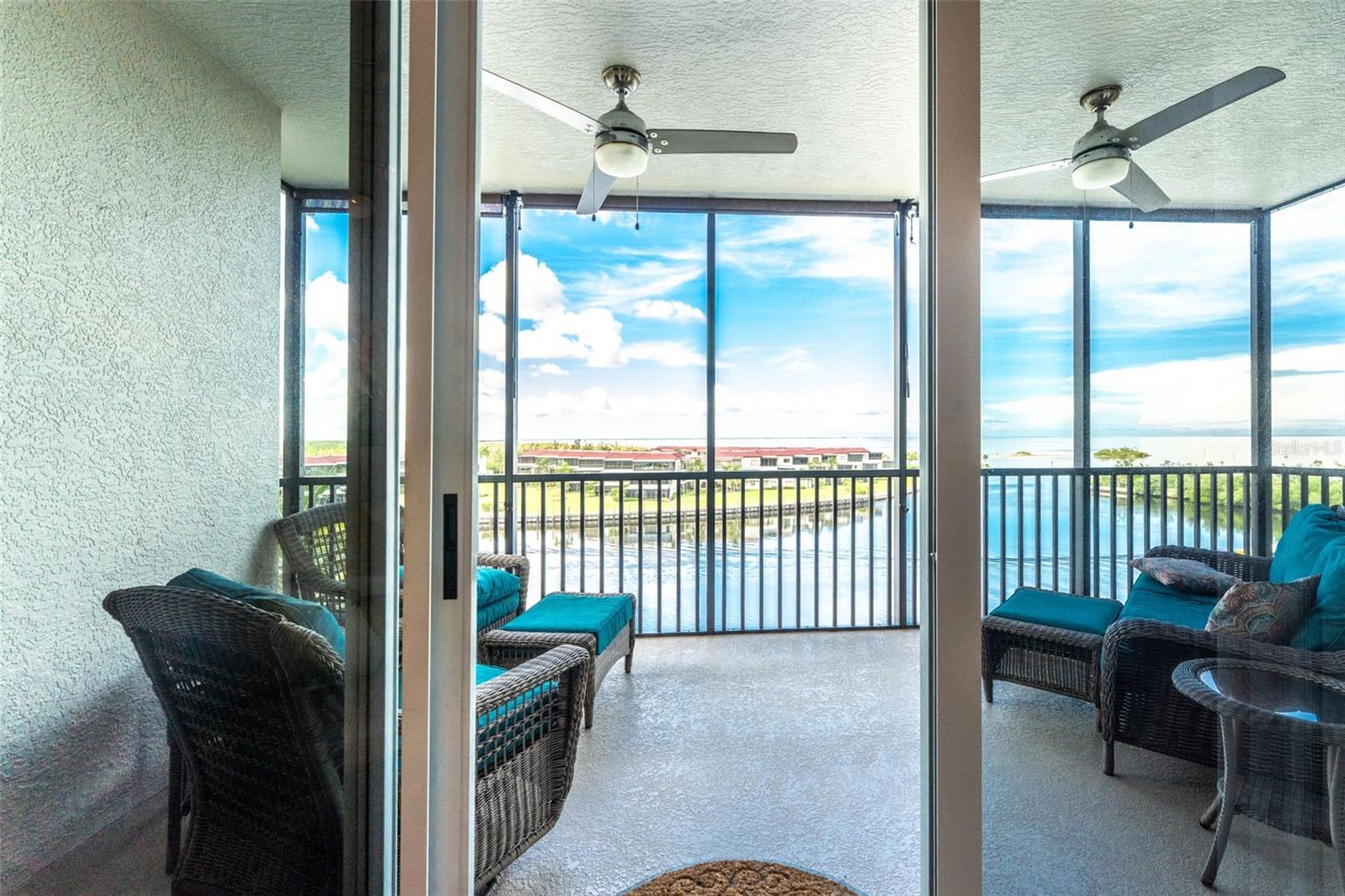 3313 SUNSET KEY CIR #402