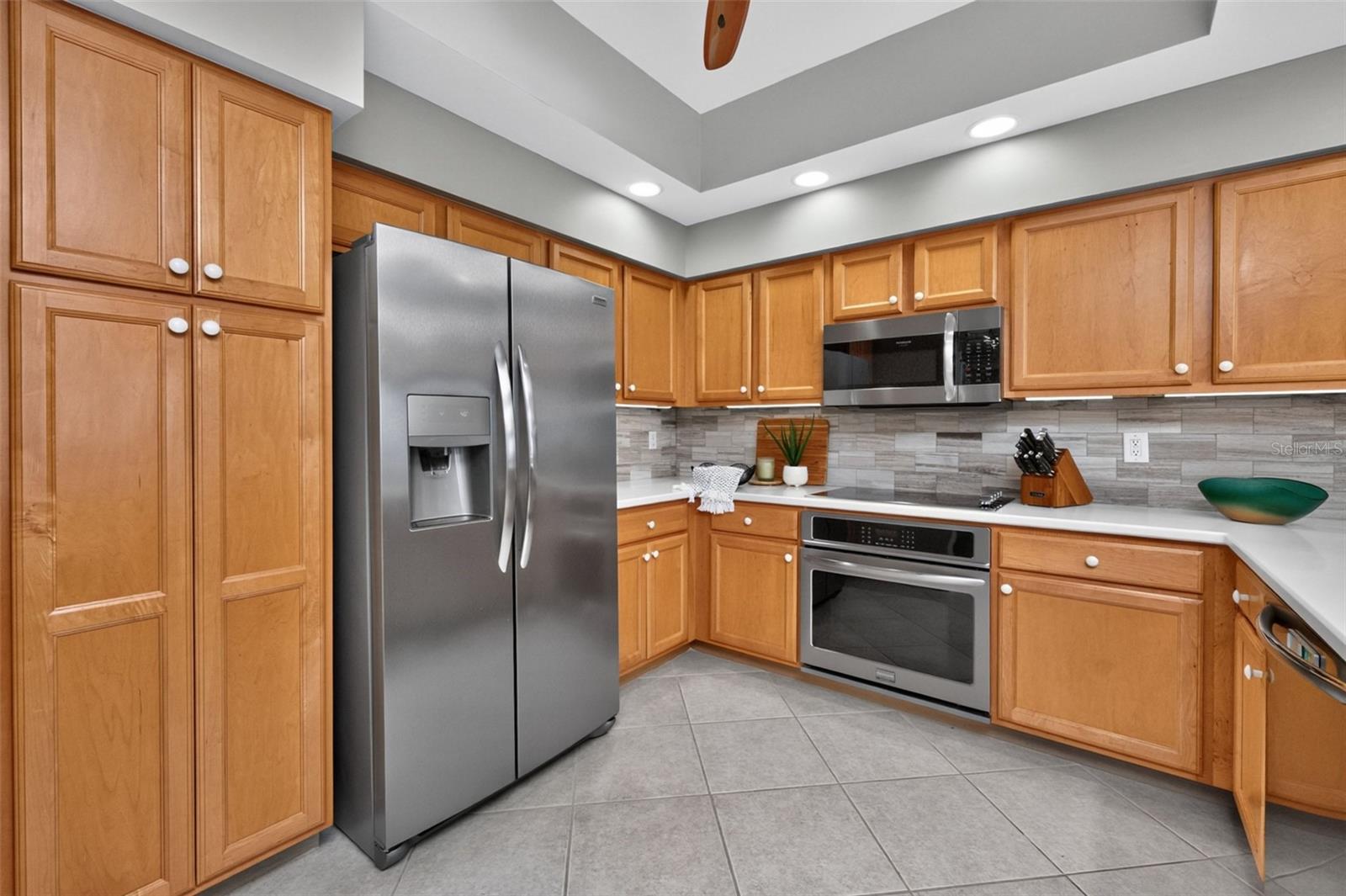 3313 SUNSET KEY CIR #402