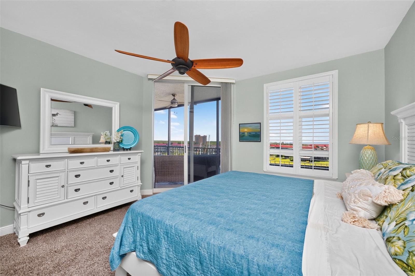 3313 SUNSET KEY CIR #402