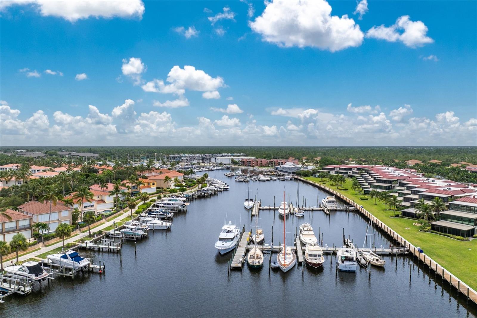 3313 SUNSET KEY CIR #402