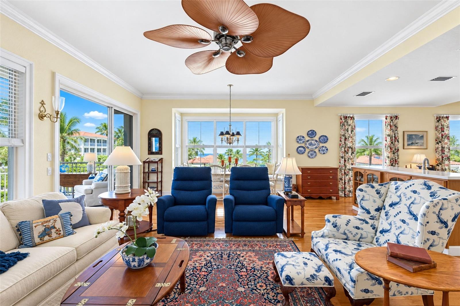3444 SUNSET KEY CIR #102