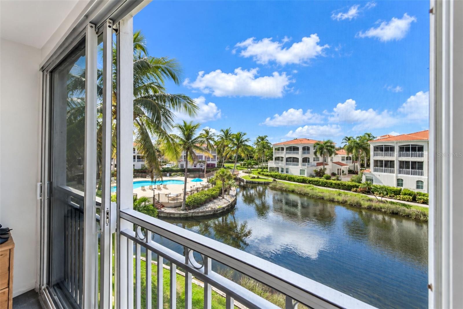 3444 SUNSET KEY CIR #102