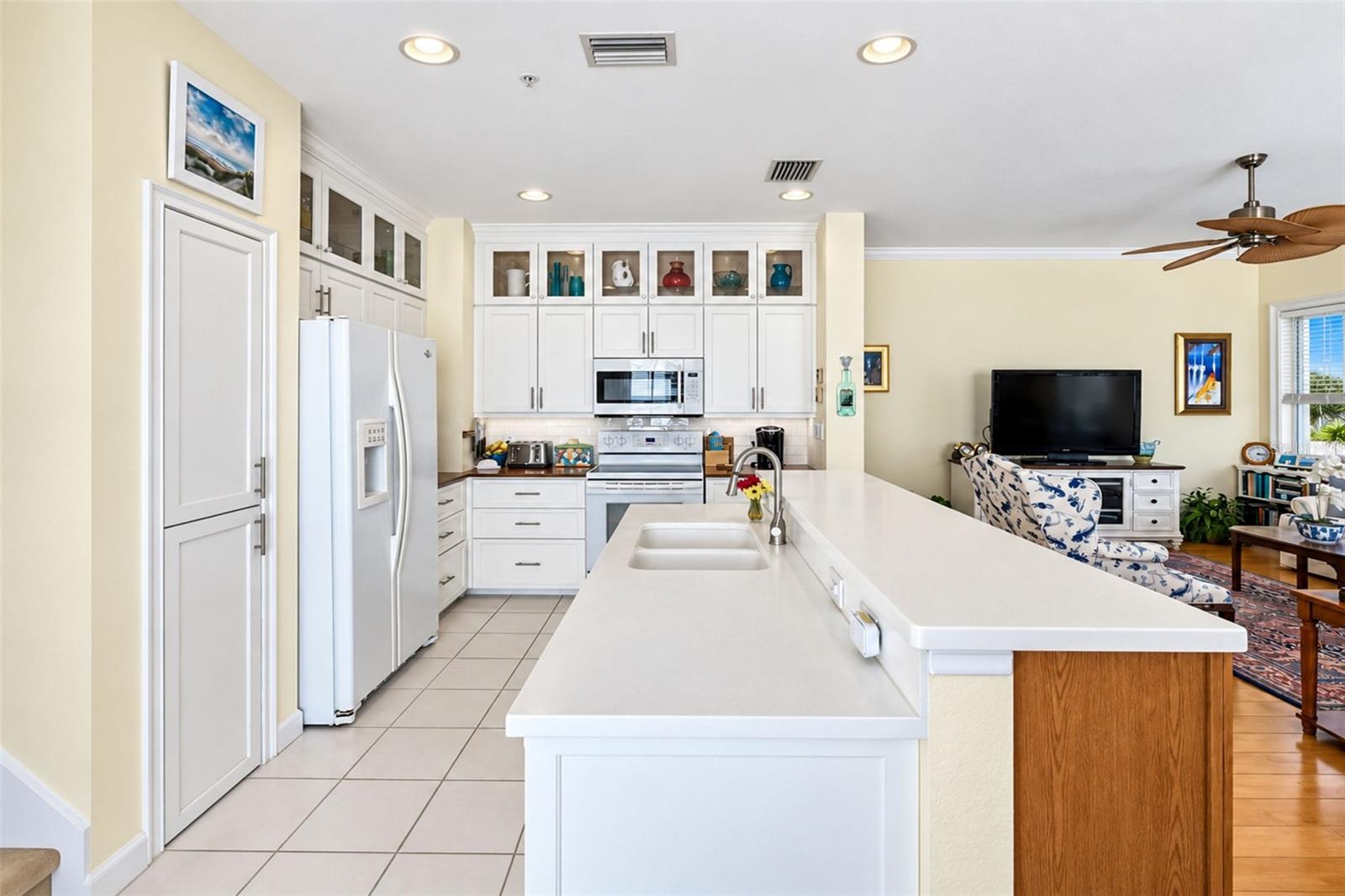 3444 SUNSET KEY CIR #102