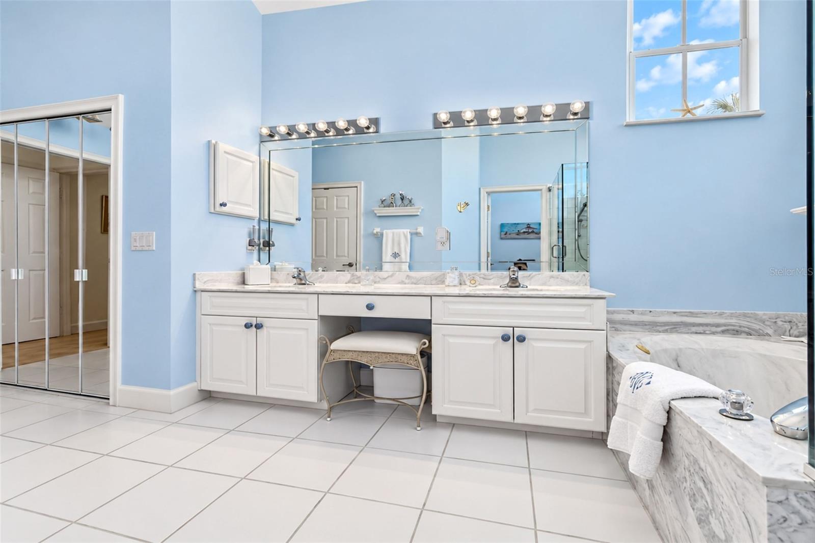 3444 SUNSET KEY CIR #102