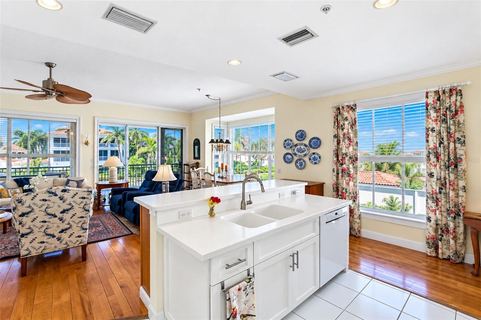 3444 SUNSET KEY CIR #102