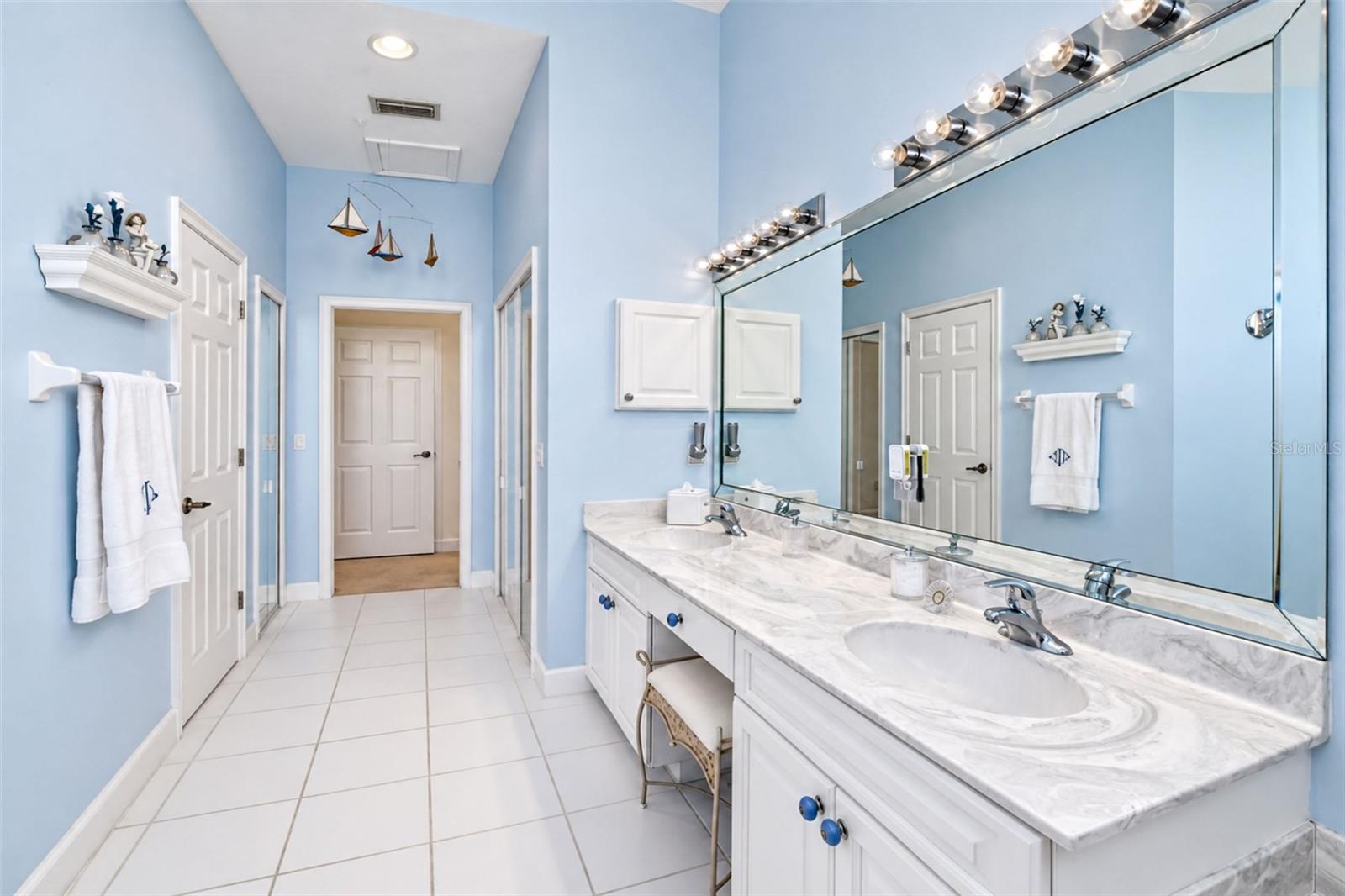 3444 SUNSET KEY CIR #102