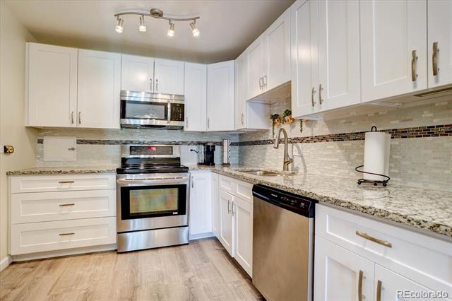 625 S Clinton Street Unit: 6B