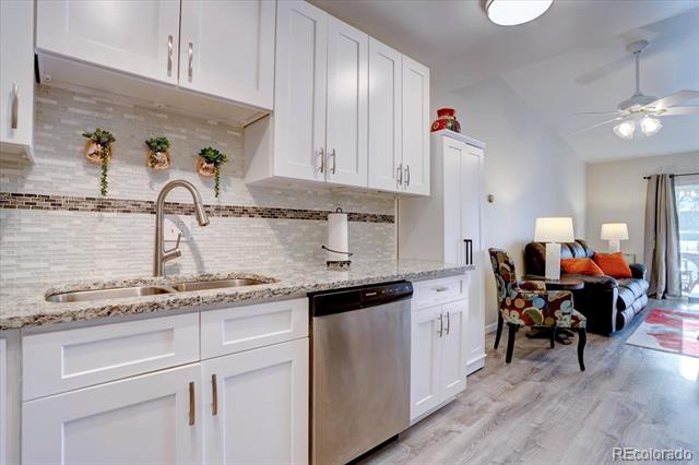 625 S Clinton Street Unit: 6B
