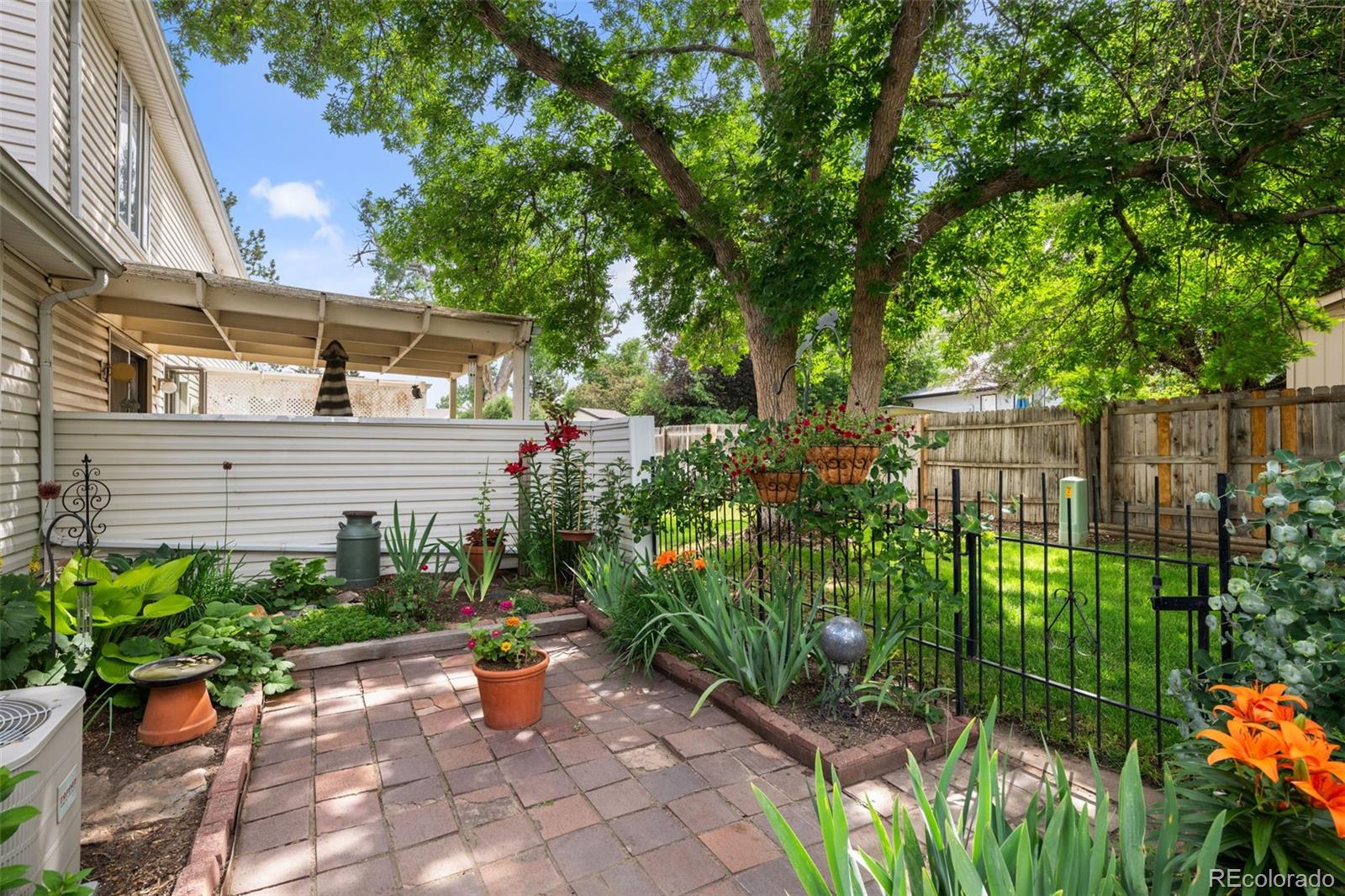 272 S 22nd Avenue