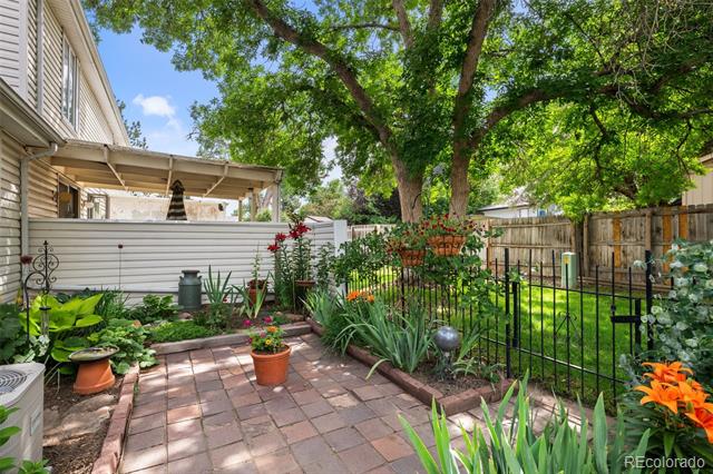 272 S 22nd Avenue