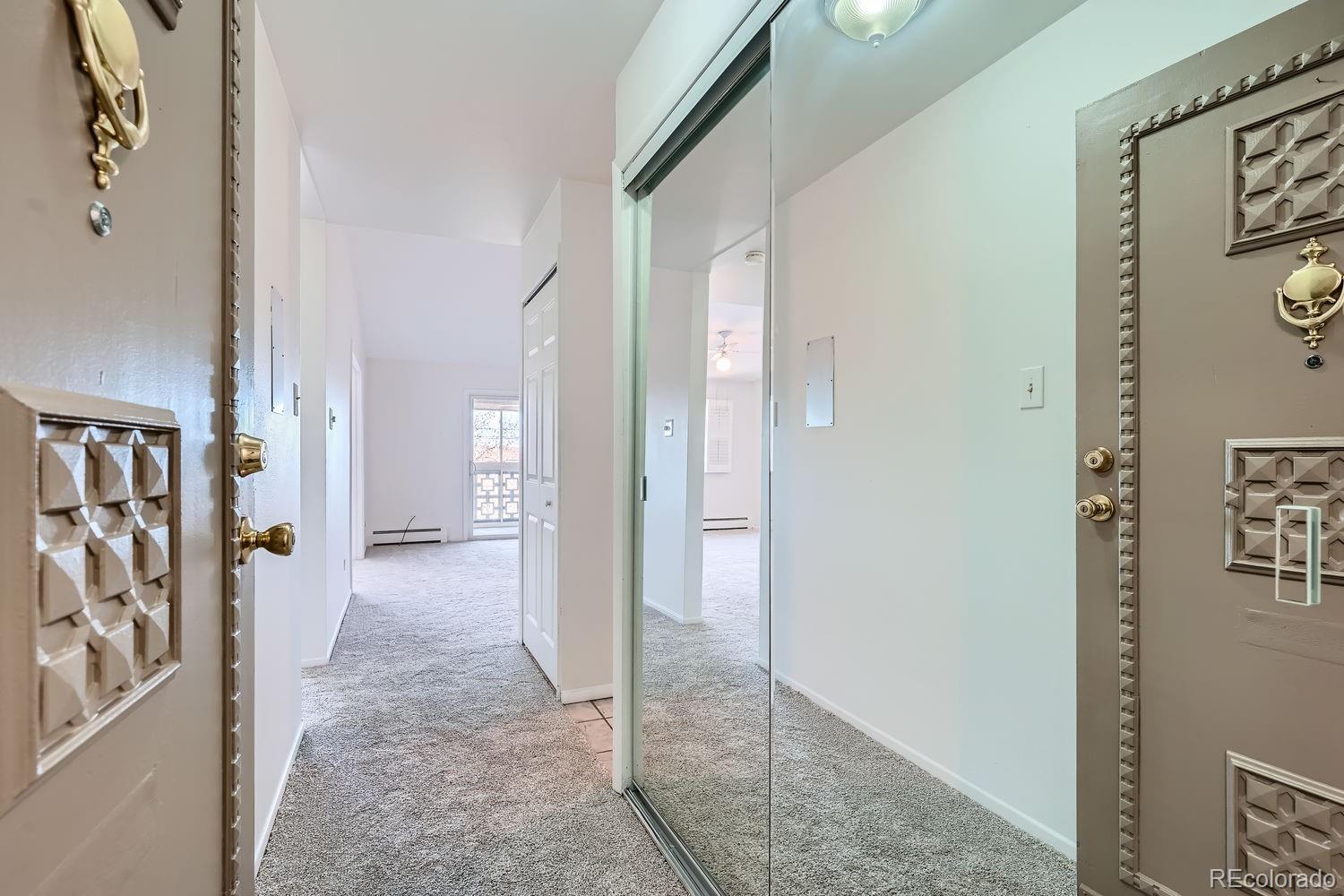 650 S Clinton Street Unit: 4D
