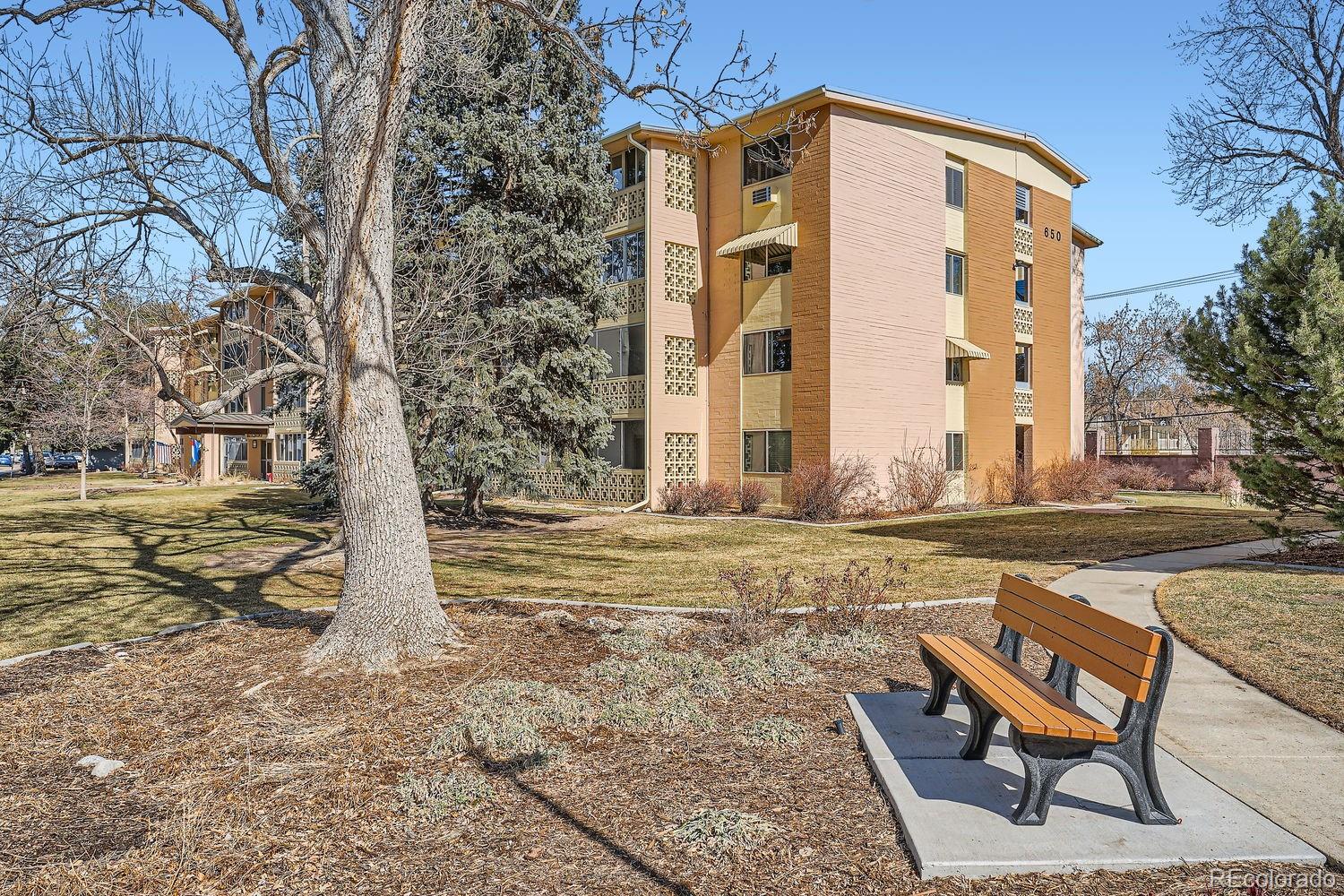 650 S Clinton Street Unit: 4D