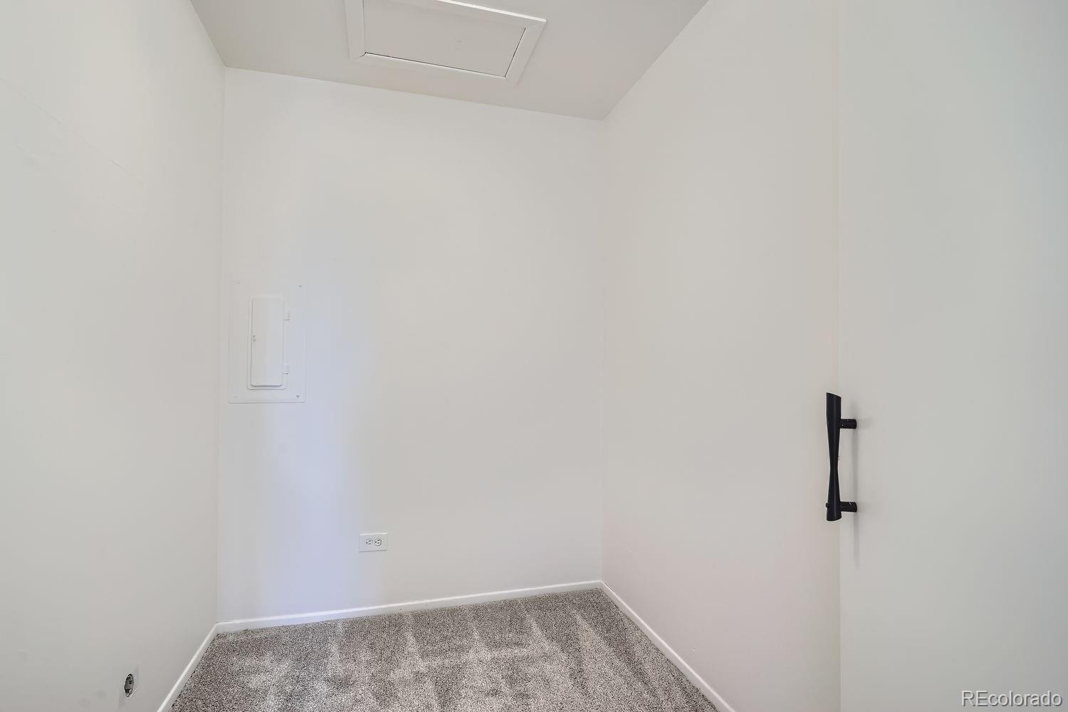650 S Clinton Street Unit: 4D