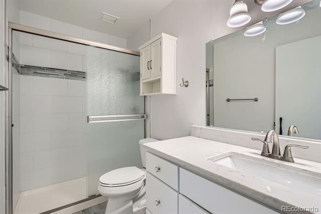 650 S Clinton Street Unit: 4D