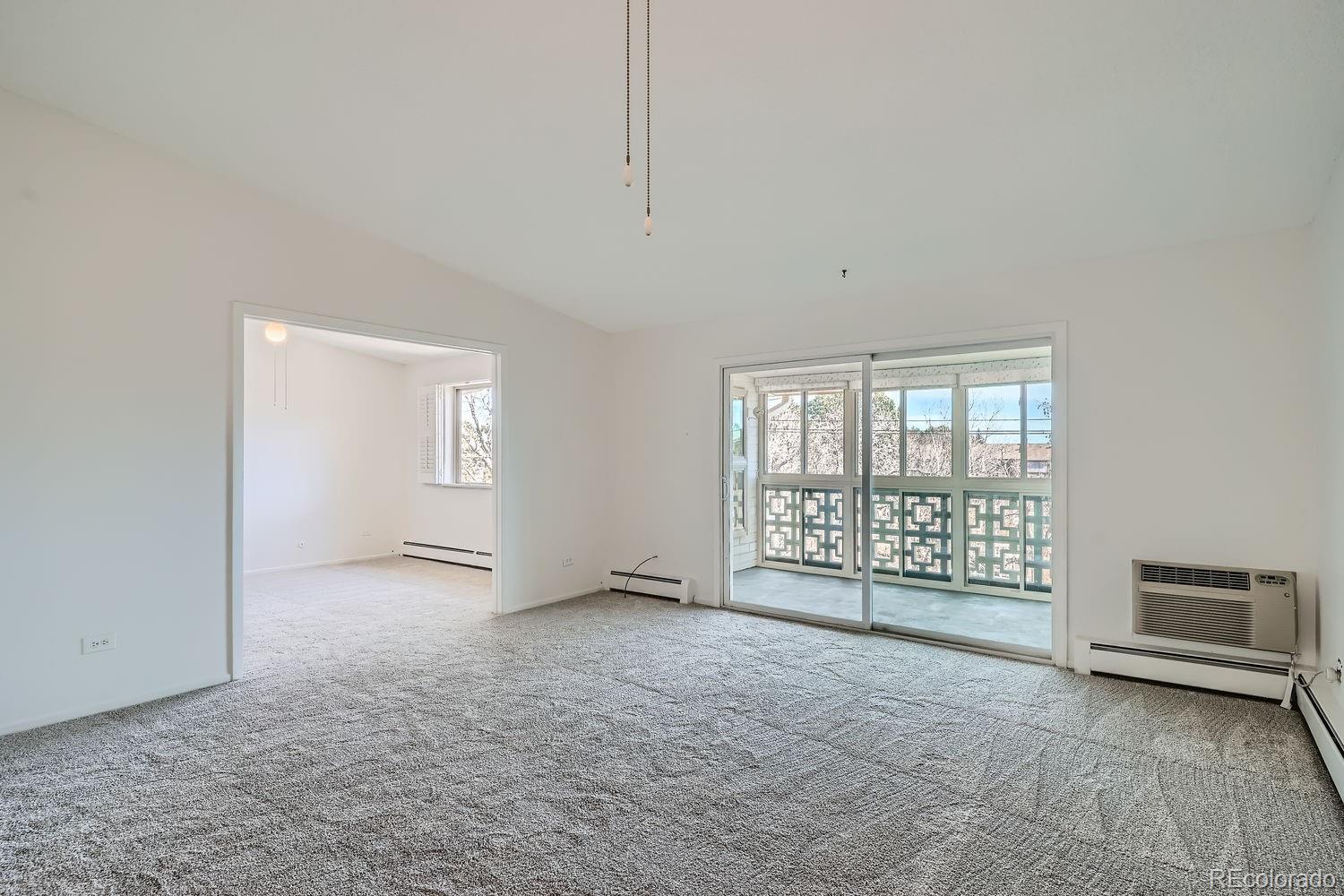 650 S Clinton Street Unit: 4D