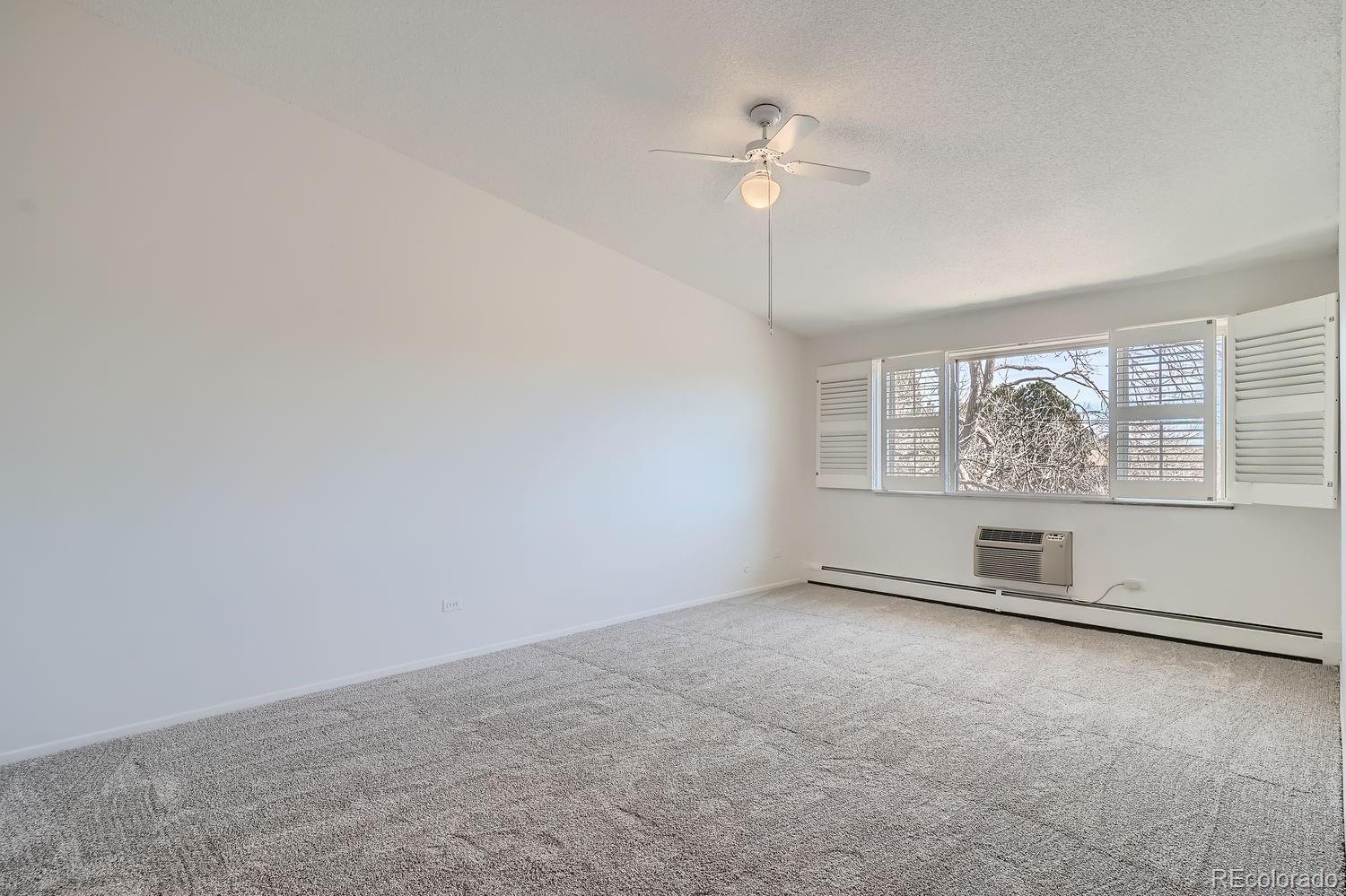 650 S Clinton Street Unit: 4D