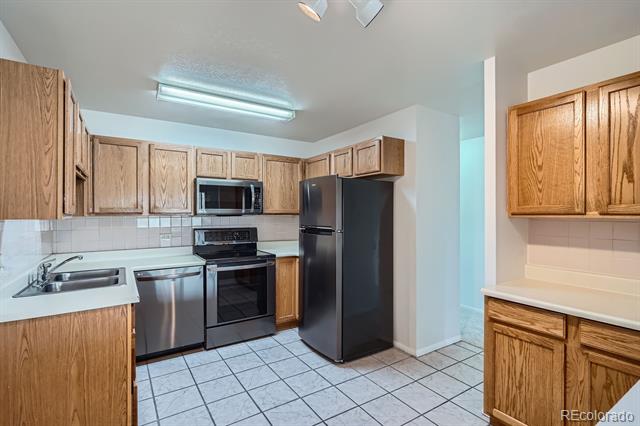 650 S Clinton Street Unit: 4D