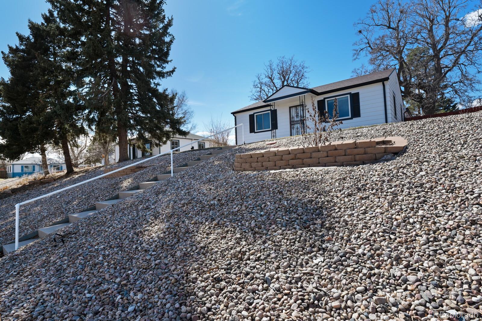 785 S Navajo Street