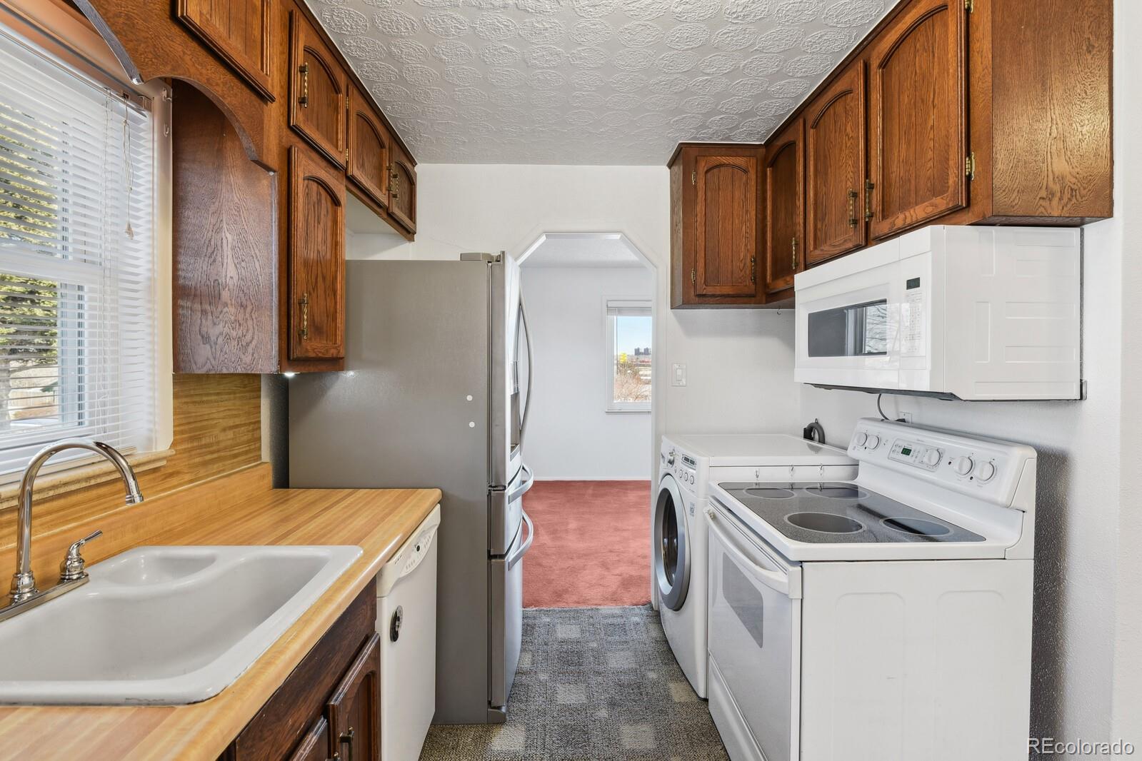 785 S Navajo Street