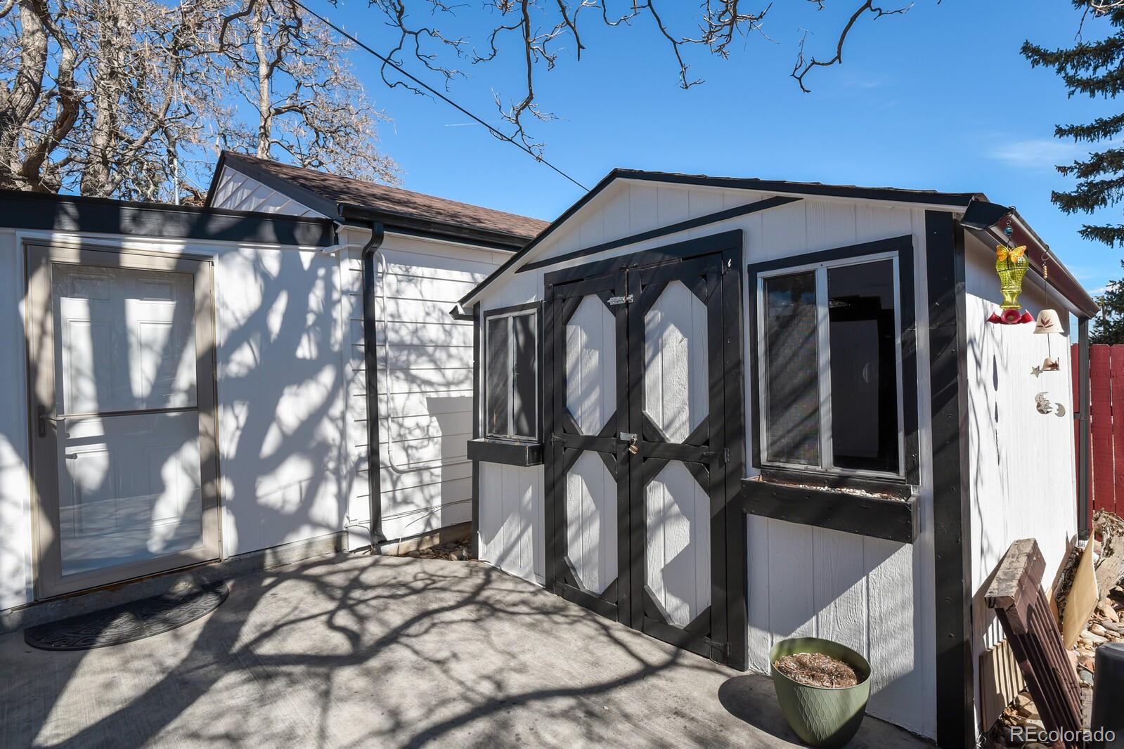 785 S Navajo Street