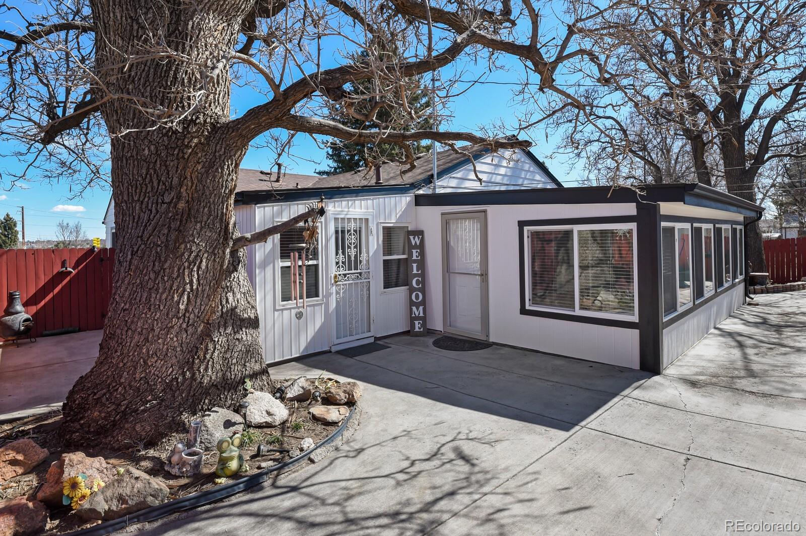 785 S Navajo Street