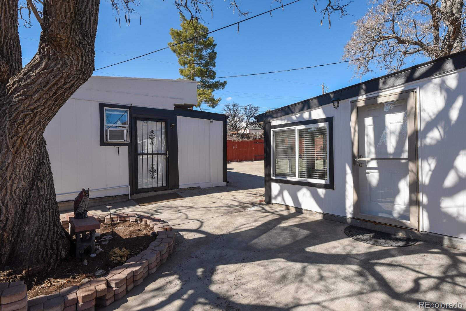 785 S Navajo Street