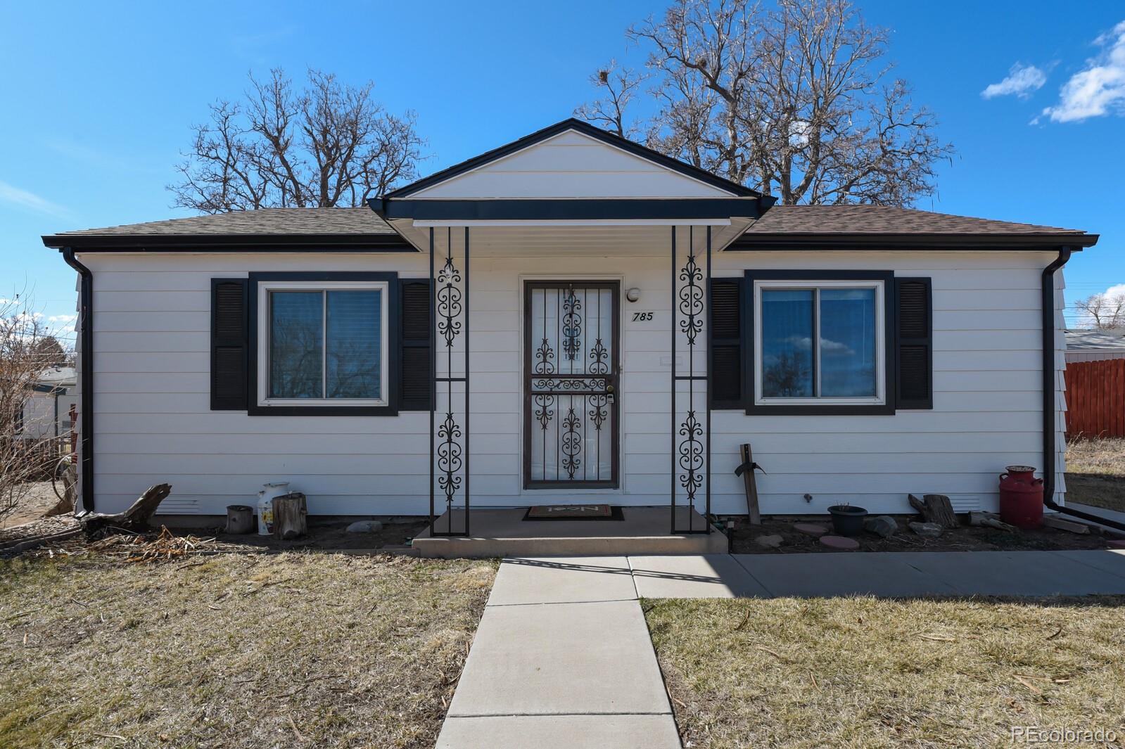 785 S Navajo Street