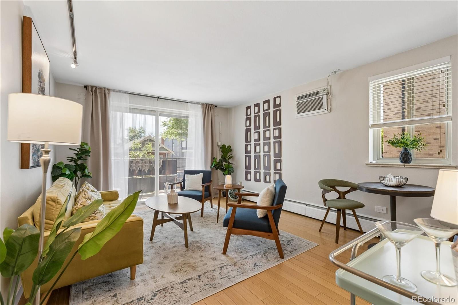 271 N Grant Street Unit: 202