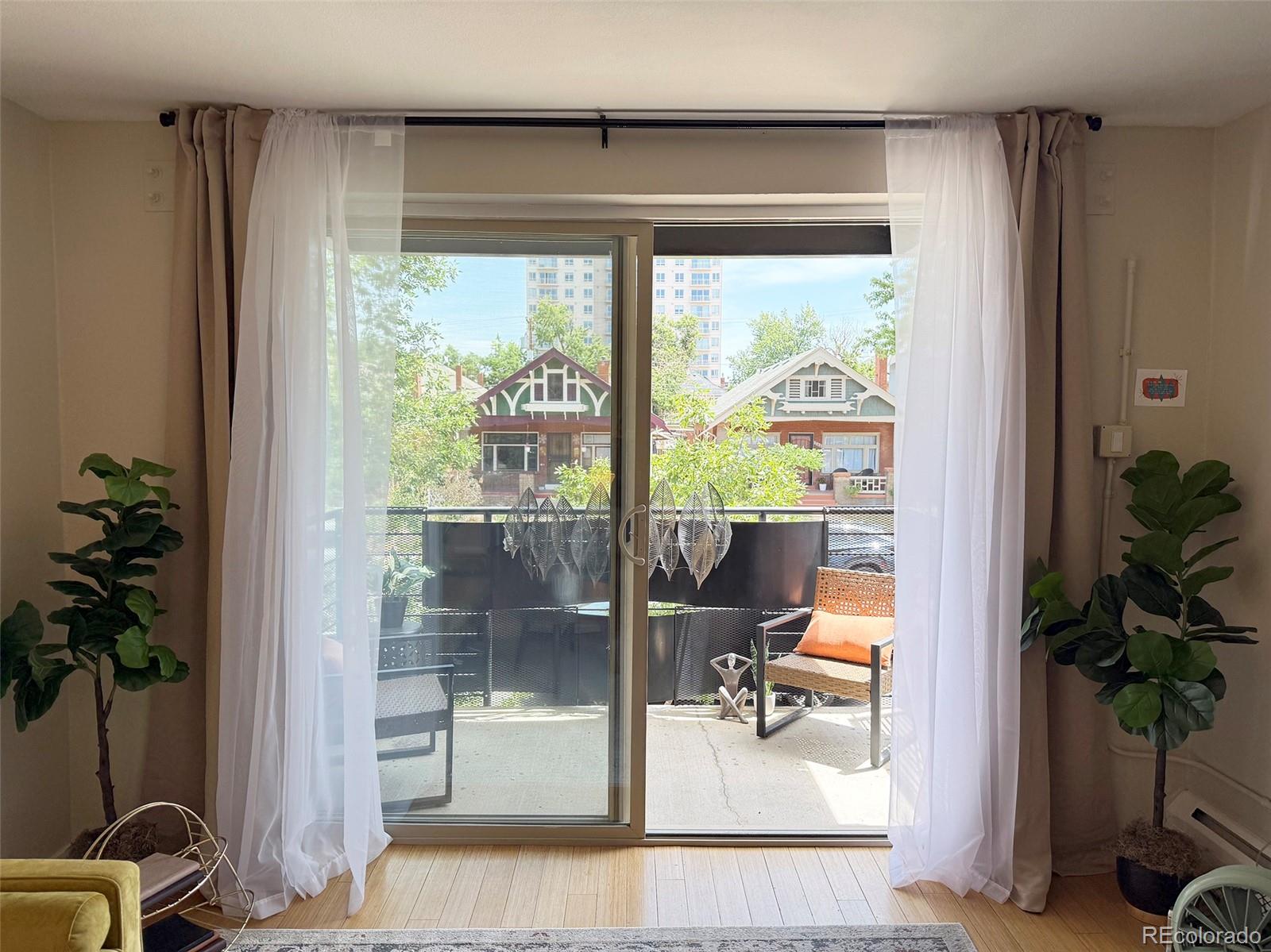 271 N Grant Street Unit: 202