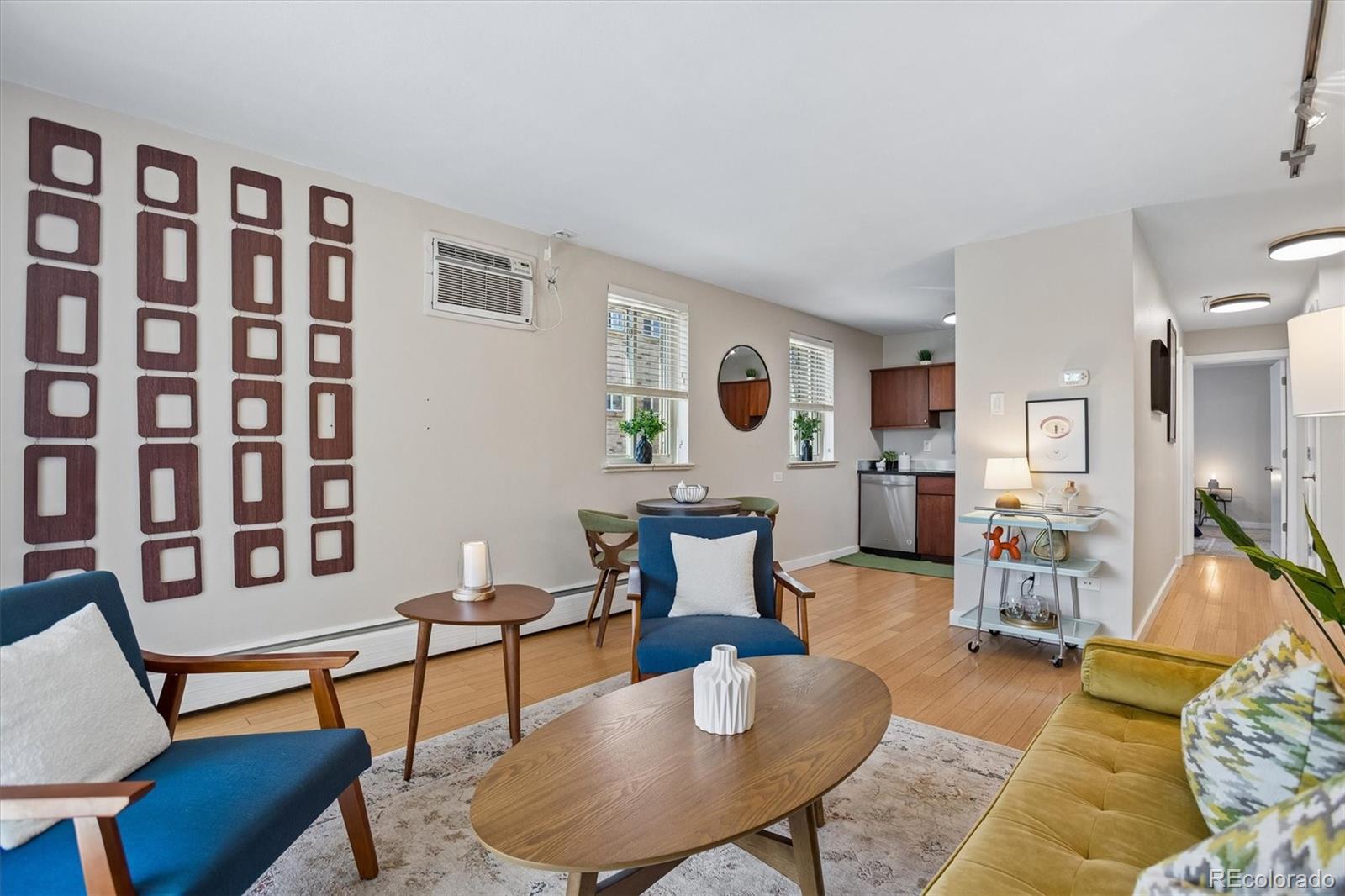 271 N Grant Street Unit: 202