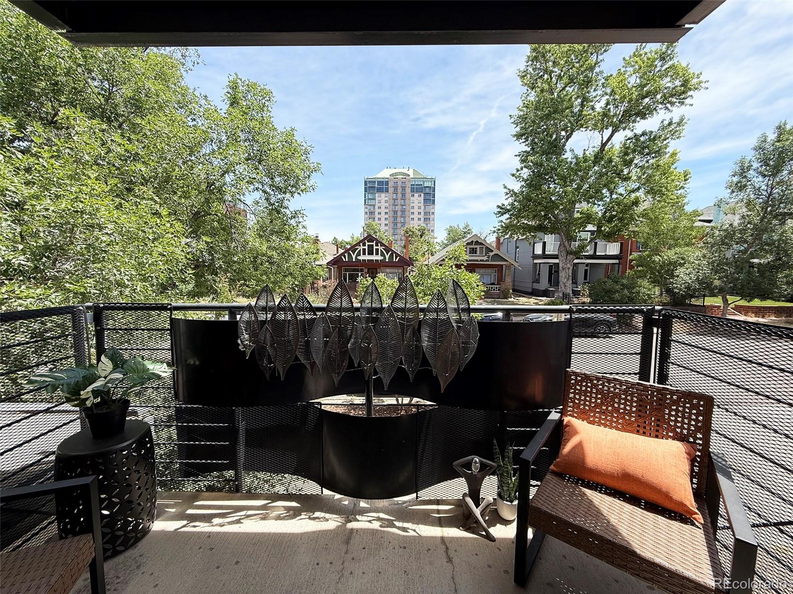 271 N Grant Street Unit: 202