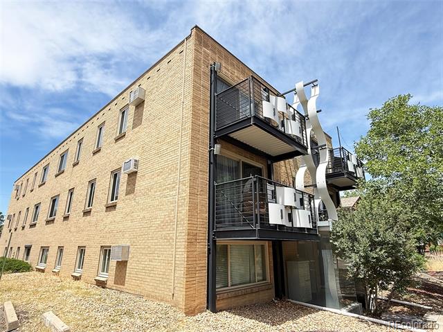 271 N Grant Street Unit: 202