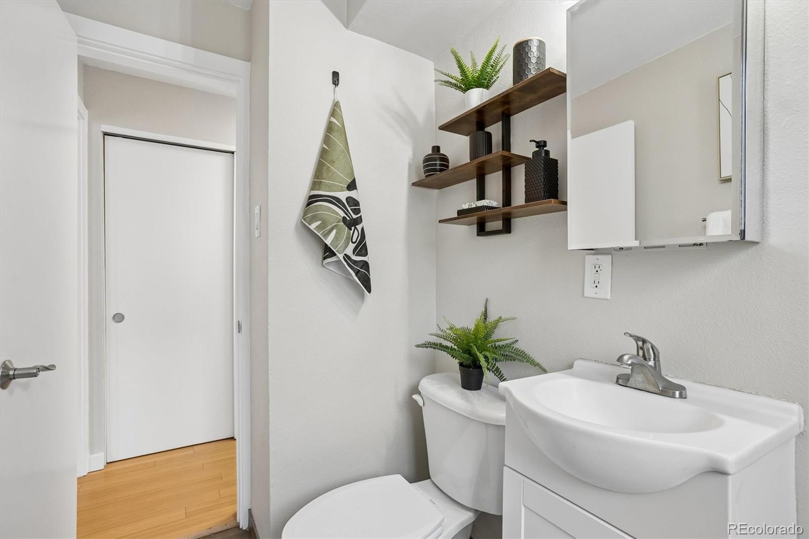 271 N Grant Street Unit: 202