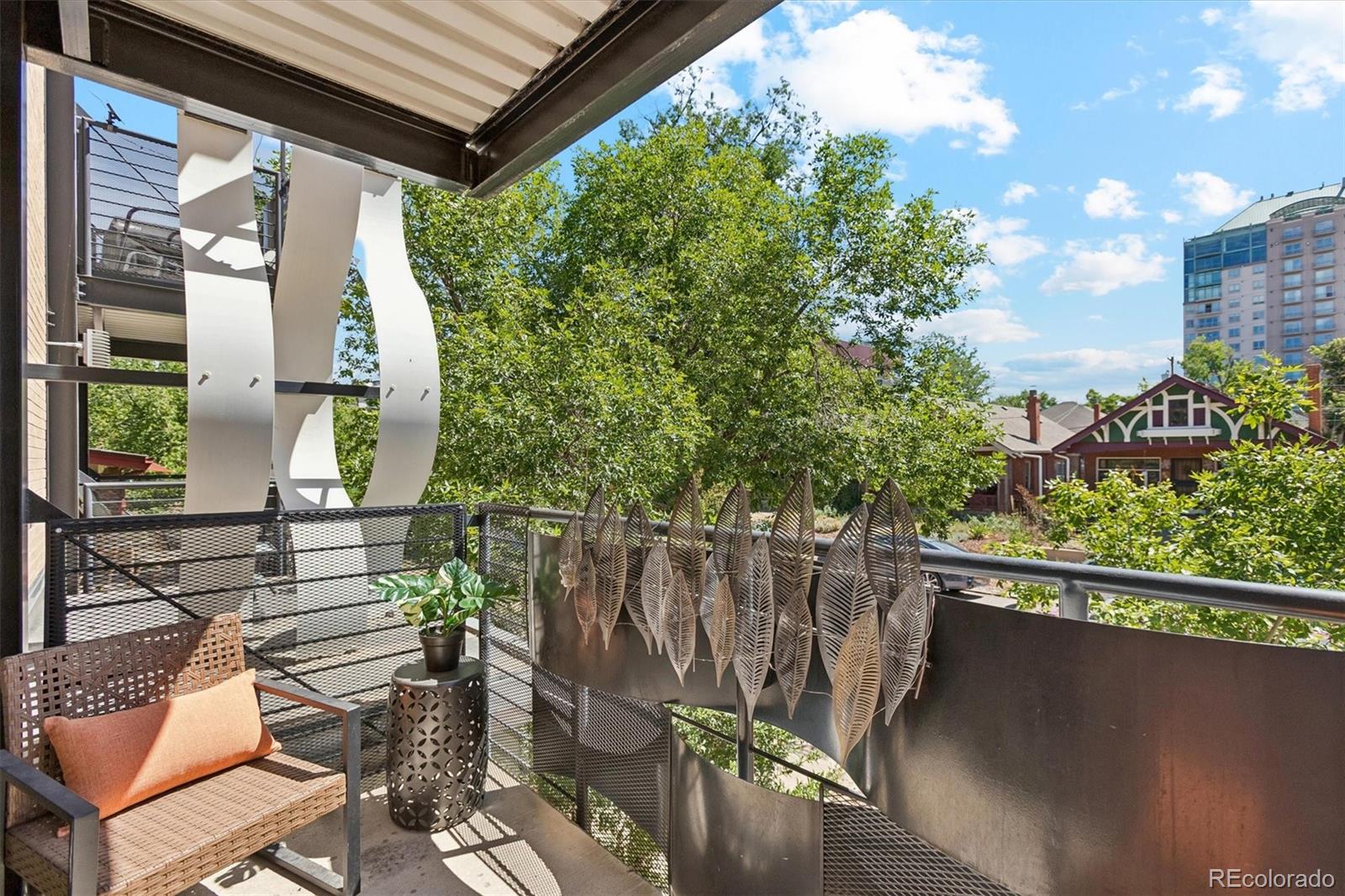 271 N Grant Street Unit: 202