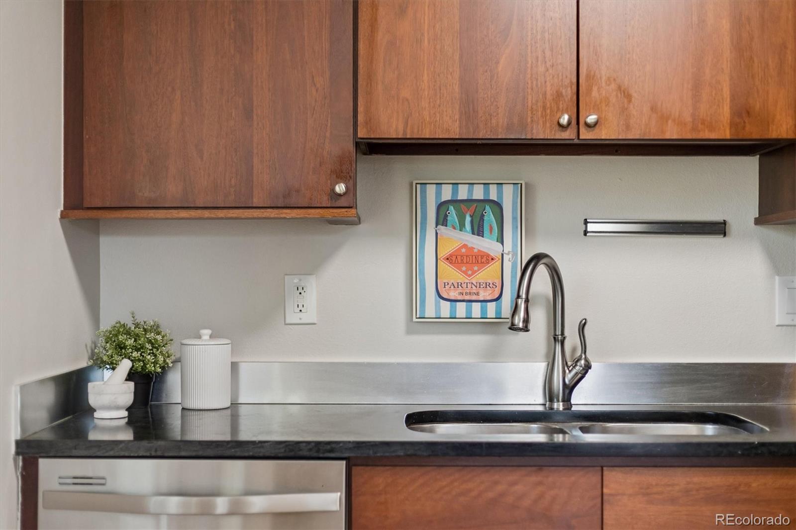 271 N Grant Street Unit: 202