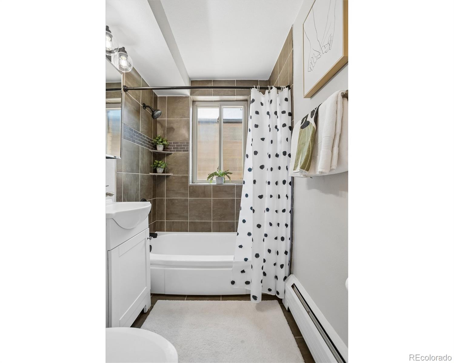271 N Grant Street Unit: 202