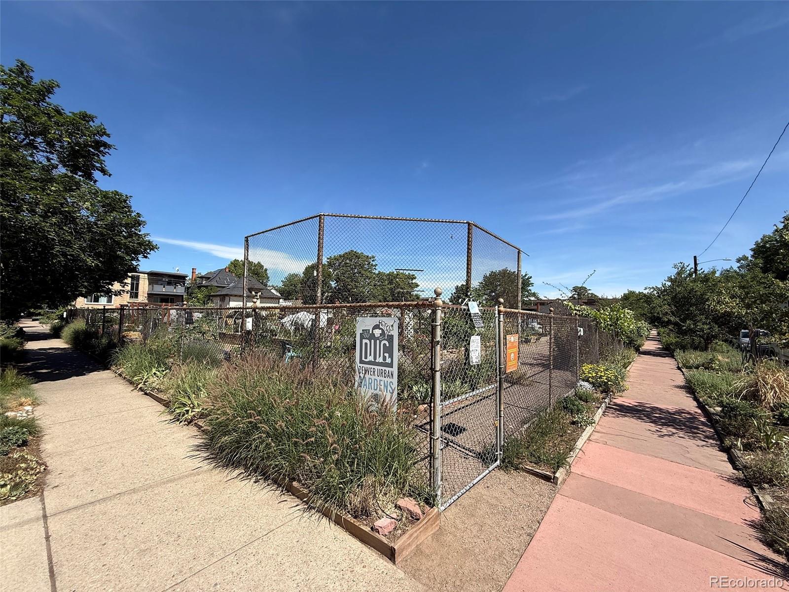 271 N Grant Street Unit: 202