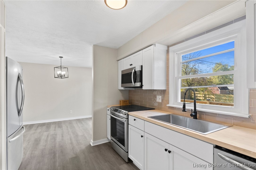 1933 Van Buren Drive