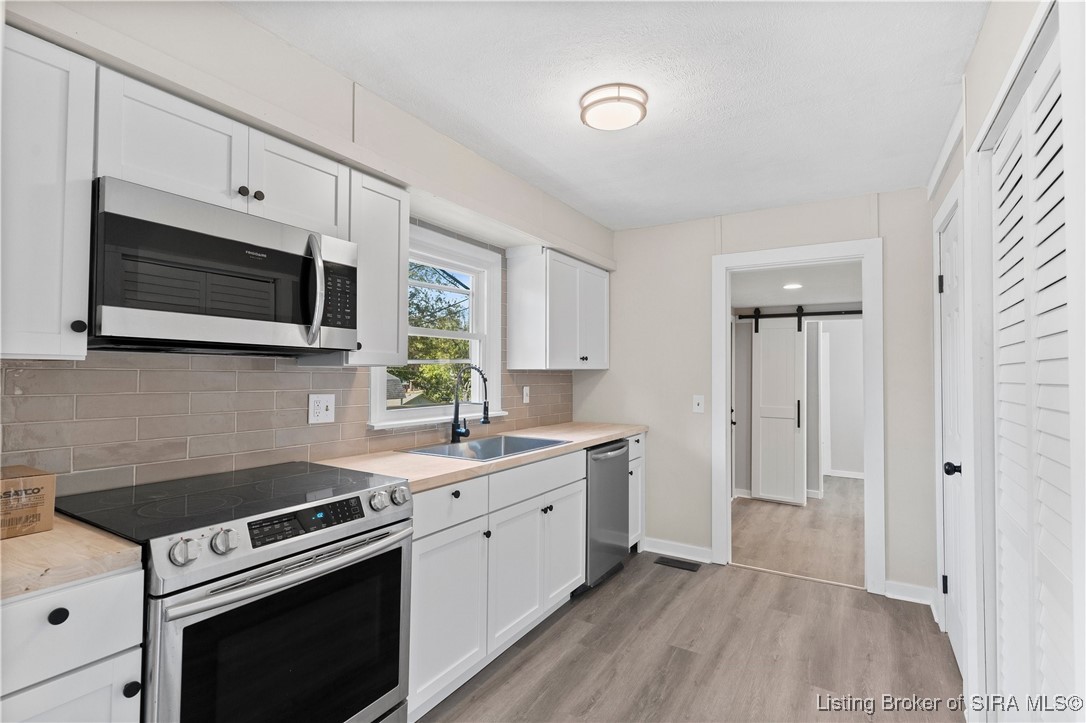 1933 Van Buren Drive