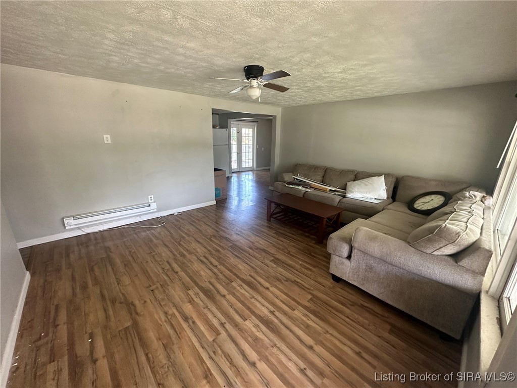 158 S Sycamore Drive