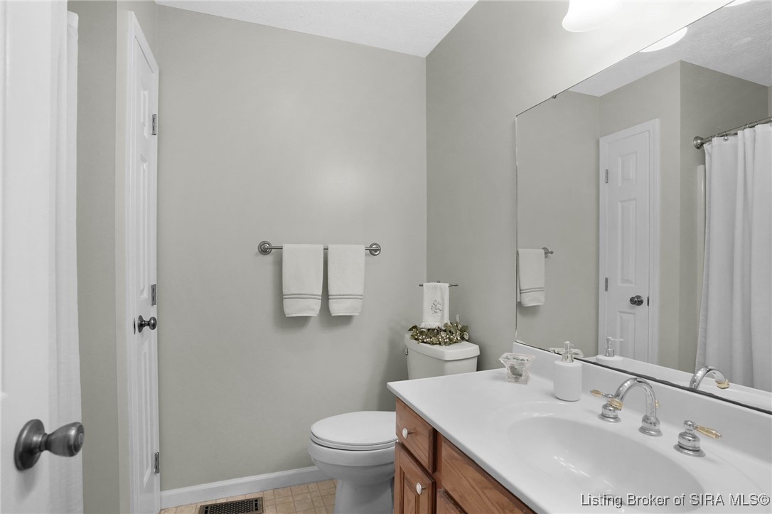 1112 Autumnwood Lane