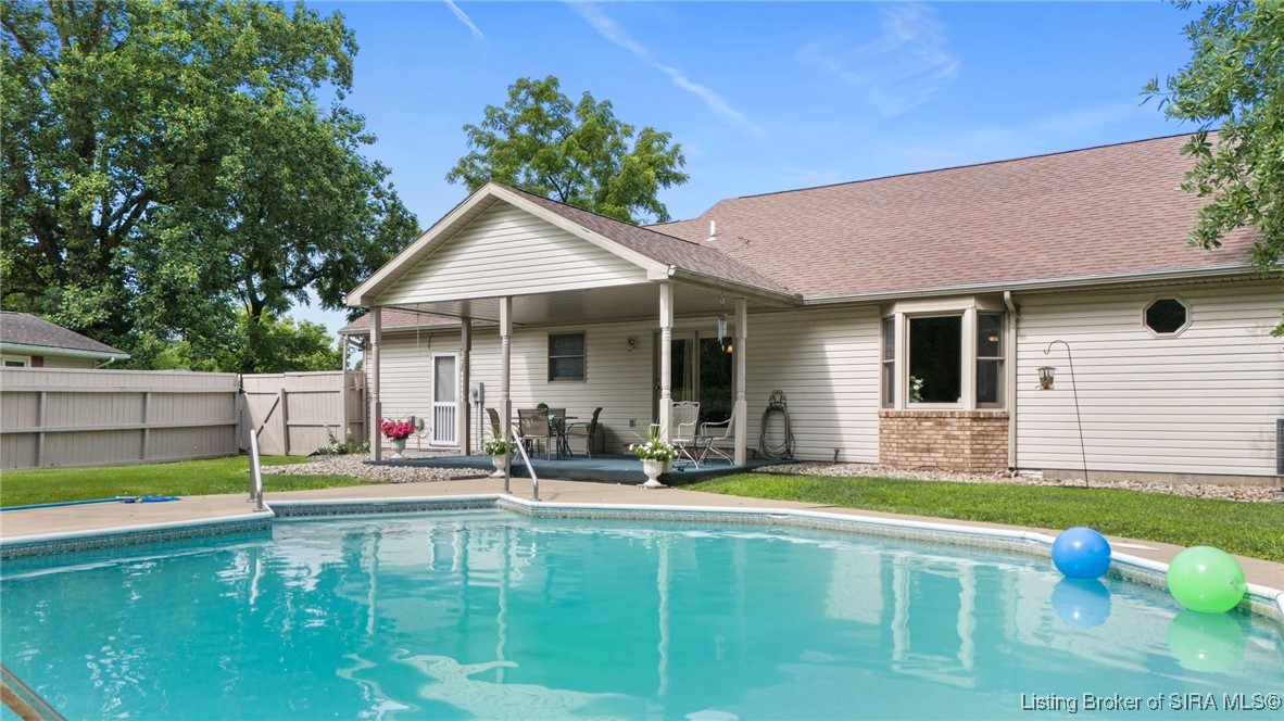 1112 Autumnwood Lane