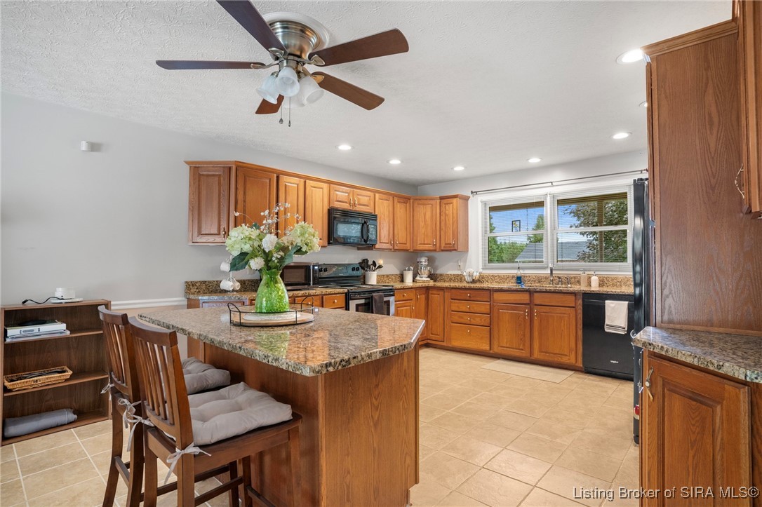 1112 Autumnwood Lane