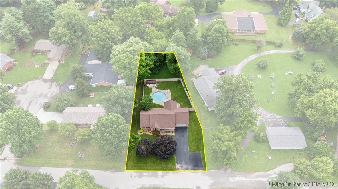 1112 Autumnwood Lane