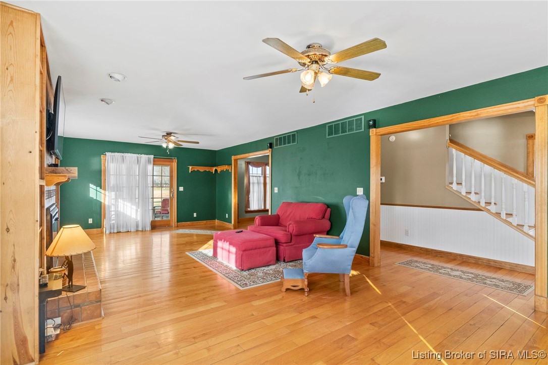 5376 W Linda Lane